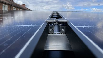 fixation panneau solaire sur toit