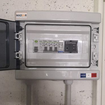 Coffret de protection pour micro-onduleurs AC avec relay Q