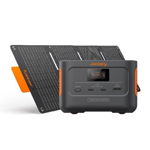 Jackery Explorer 100 Plus en recharge avec un panneau solaire pliable SolarSaga
