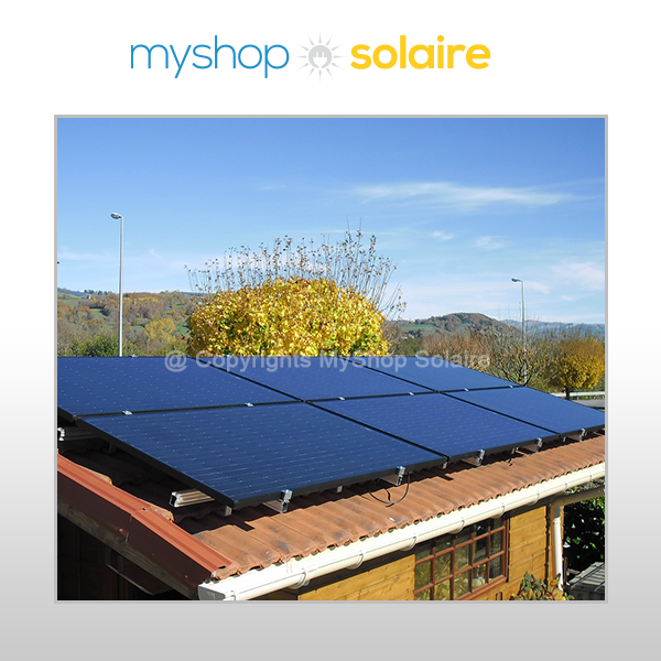 photo installation kit solaire sur toiture de maison